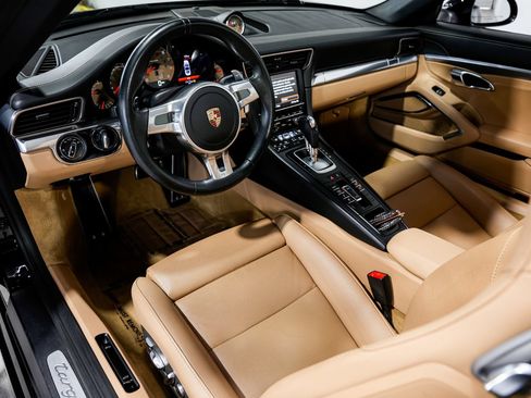 Used 2014 Porsche 911 Targa 4S AWD/4WD image 9