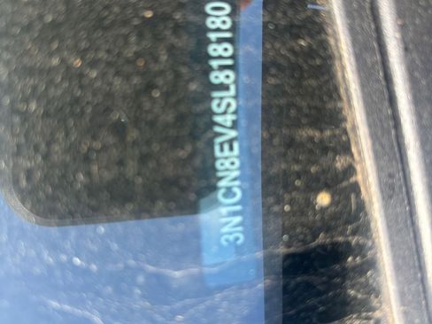 Used 2025 Nissan Versa SV image 9