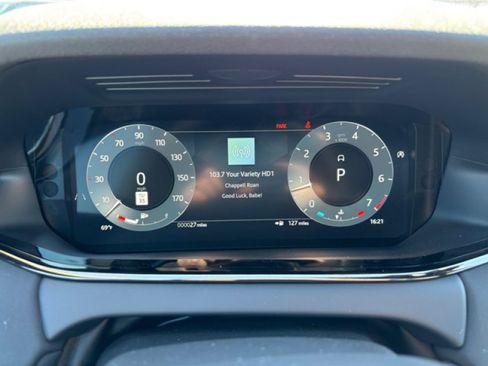 Used 2026 Land Rover Range Rover Evoque Dynamic SE AWD/4WD image 24
