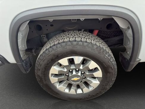 Used 2025 Chevrolet Silverado 2500 Custom w/ Custom Value Package AWD/4WD image 11