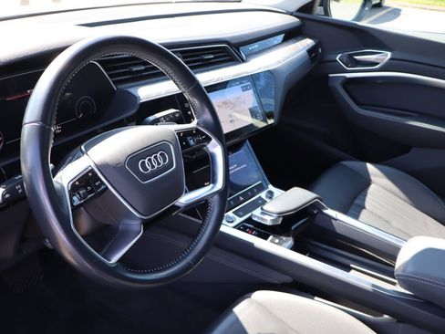 Used 2021 Audi e-tron Premium w/ Convenience Plus Package image 9