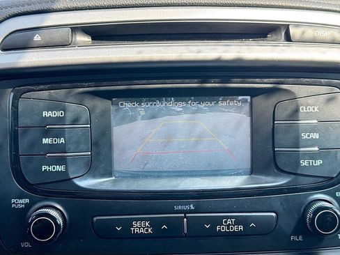 Used 2017 Kia Sorento AWD image 13