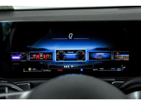 Certified 2025 Mercedes-Benz GLB 250 4MATIC image 17