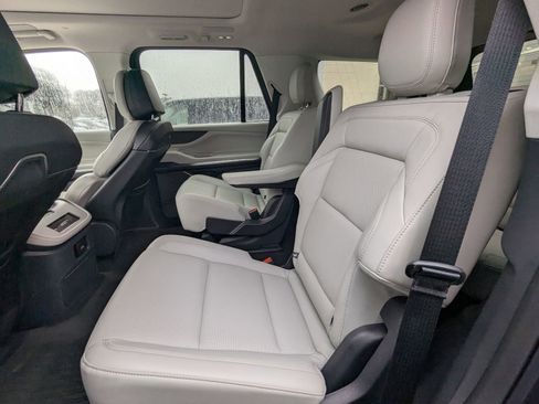 Certified 2025 Lincoln Navigator Reserve image 17