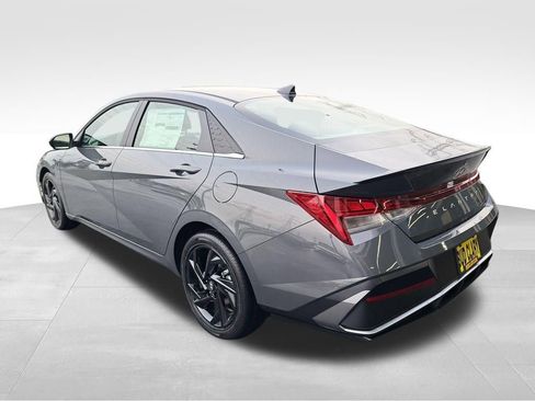 New 2026 Hyundai Elantra SEL Sport Premium FWD image 3