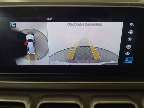 Used 2020 Mercedes-Benz GLS 450 4MATIC image 10