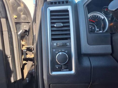 Used 2014 RAM 3500 SLT w/ Luxury Group image 14