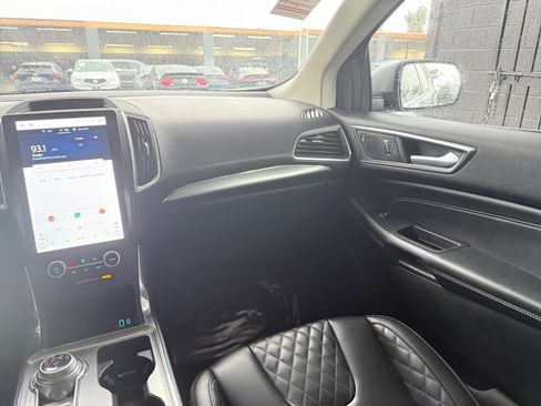 Used 2024 Ford Edge Titanium image 21