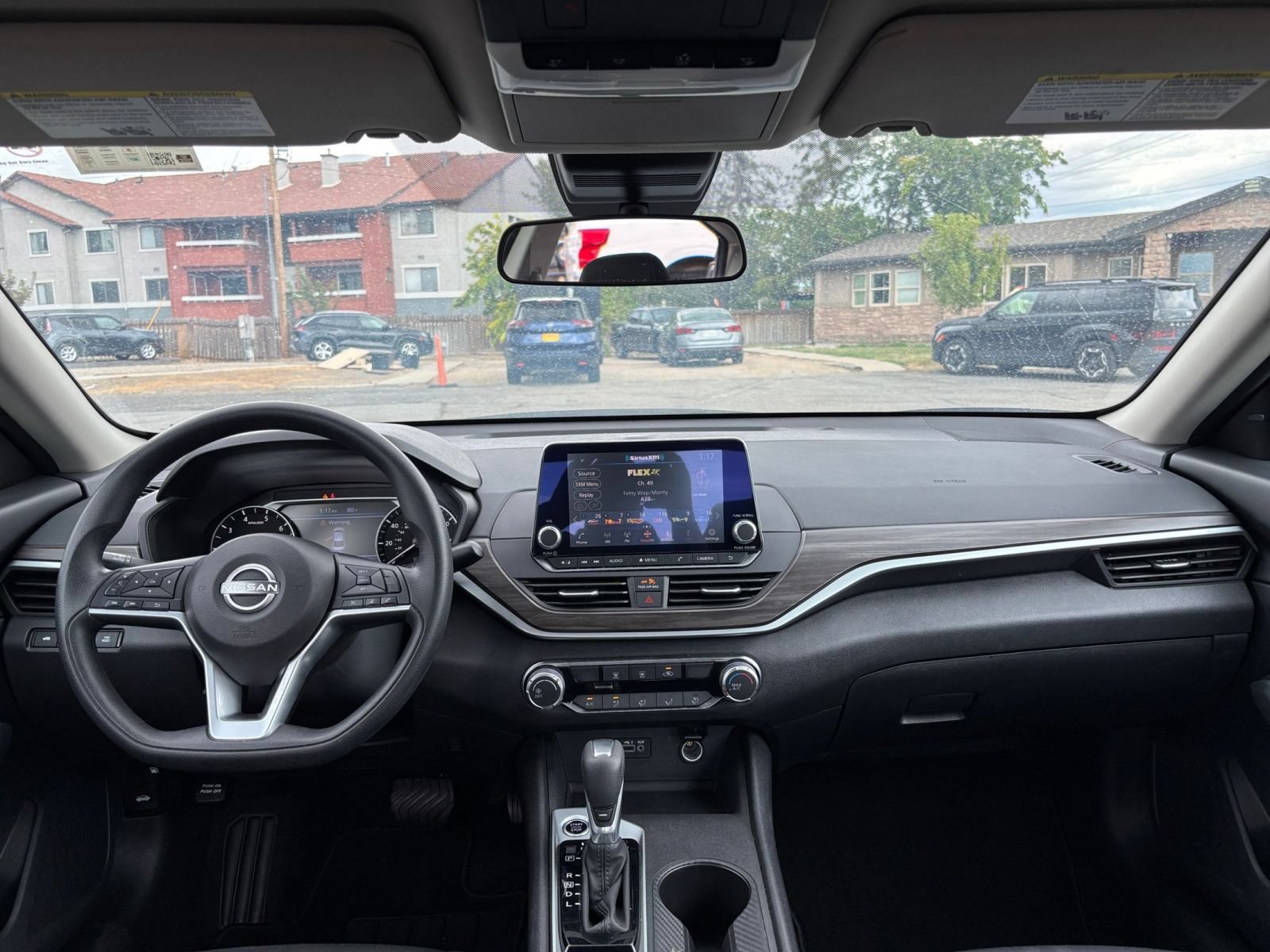 Used 2025 Nissan Altima 2.5 SV FWD image 33