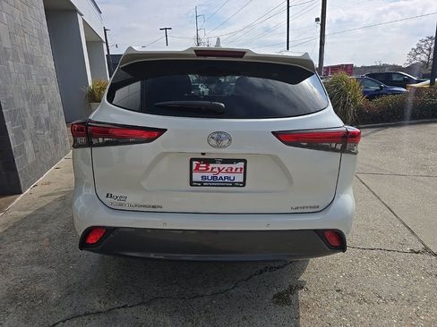 Used 2020 Toyota Highlander Limited image 8