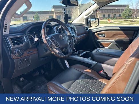 Used 2019 Nissan Titan Platinum Reserve image 9