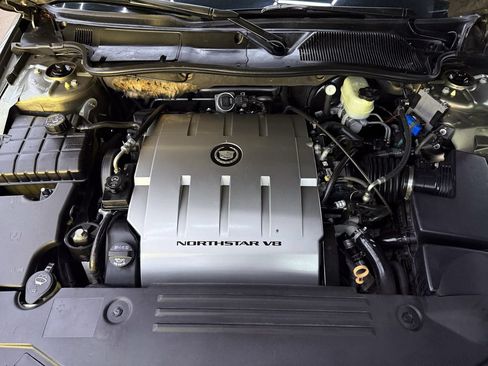 Used 2010 Cadillac DTS Premium FWD image 25