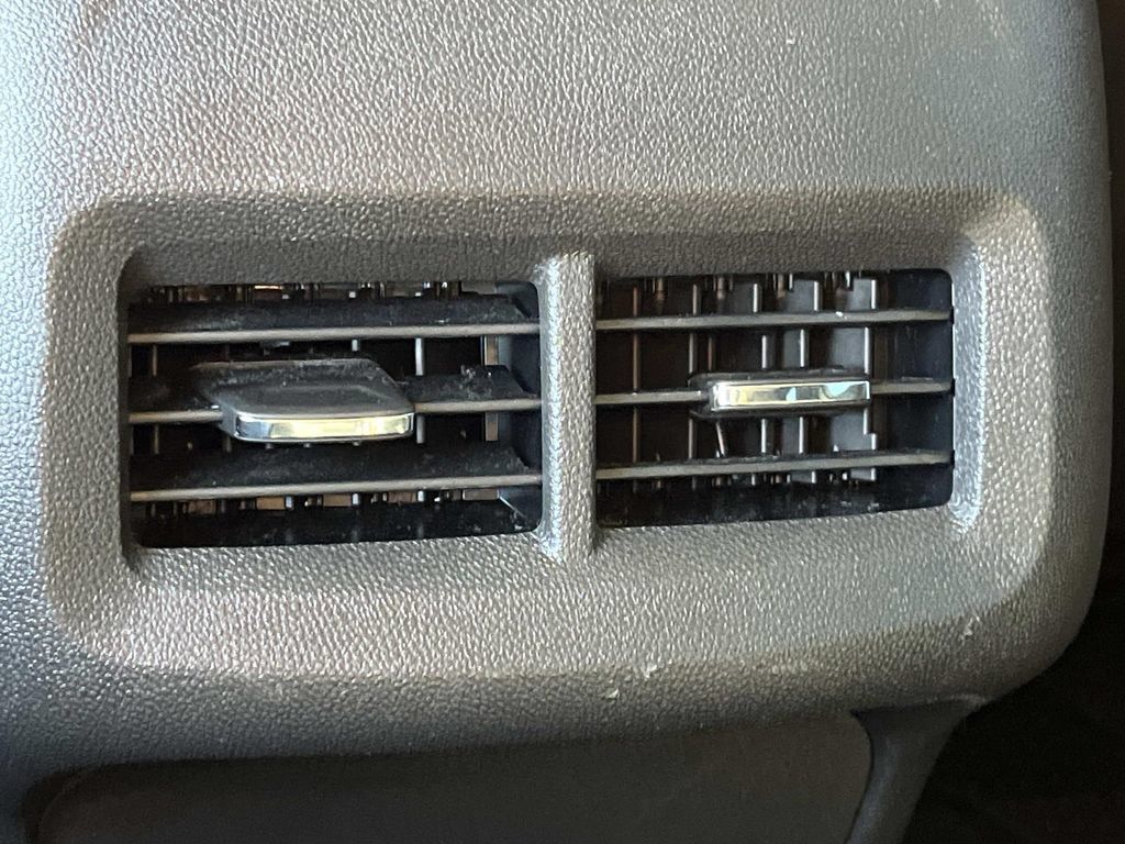 Used 2021 Chevrolet Equinox LT FWD image 19