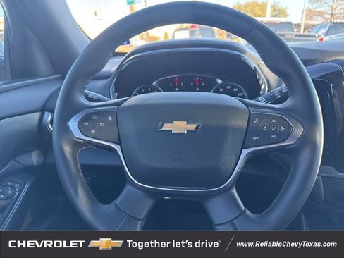 Used 2023 Chevrolet Traverse LT image 21