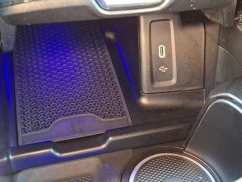 Used 2023 Mercedes-Benz GLC 300 4MATIC image 23