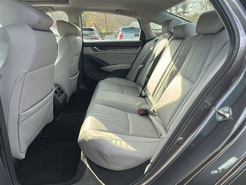 Used 2018 Honda Accord Touring image 13