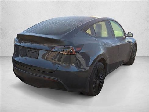 Used 2021 Tesla Model Y Long Range image 5