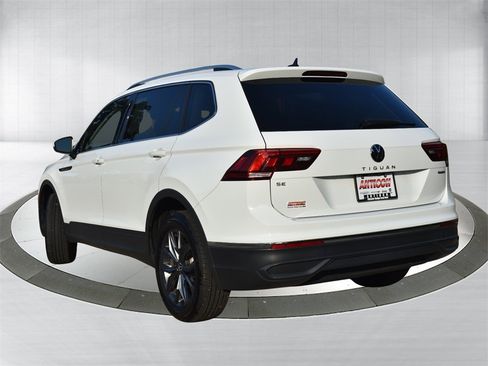 Used 2022 Volkswagen Tiguan SE image 5