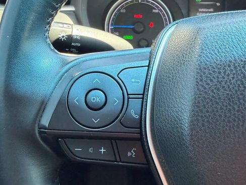 Used 2021 Toyota Venza LE AWD/4WD image 23