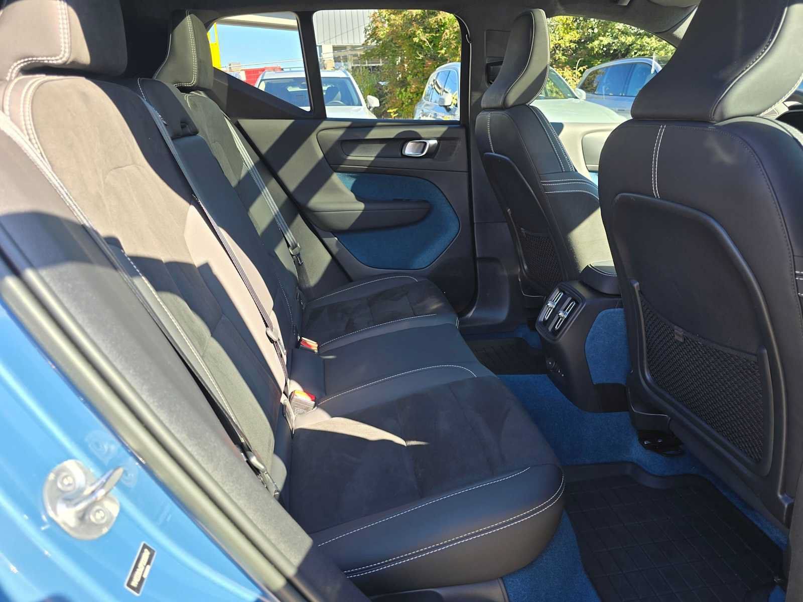 Used 2023 Volvo XC40 Recharge Plus w/ Protection Package Premier AWD/4WD image 13