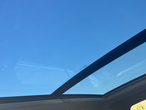 Used 2023 Volkswagen Tiguan SE image 27