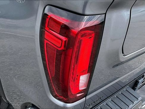 Used 2021 GMC Sierra 1500 Denali w/ Denali Ultimate Package AWD/4WD image 24