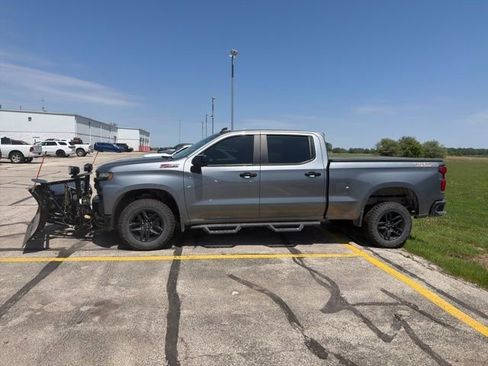 Used 2021 Chevrolet Silverado 1500 LT Trail Boss AWD/4WD image 2