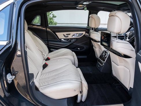 Used 2018 Mercedes-Benz Maybach S 560 4MATIC image 45