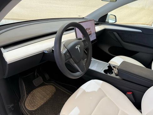 Used 2023 Tesla Model Y Long Range AWD/4WD image 11