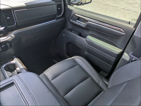 Certified 2022 Chevrolet Silverado 1500 LT Trail Boss w/ LT Trail Boss Premium Package AWD/4WD image 19