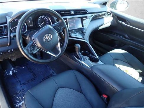 Used 2019 Toyota Camry LE image 9