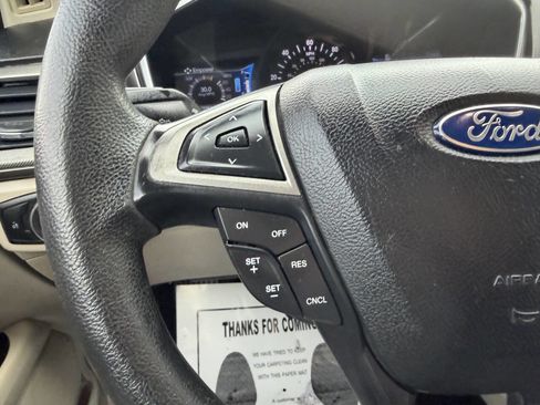 Used 2017 Ford Fusion SE image 27