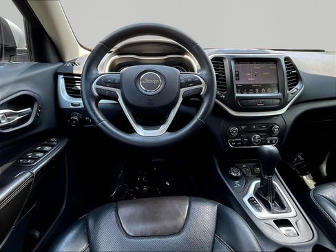 Used 2014 Jeep Cherokee Limited w/ Luxury Group AWD/4WD image 8