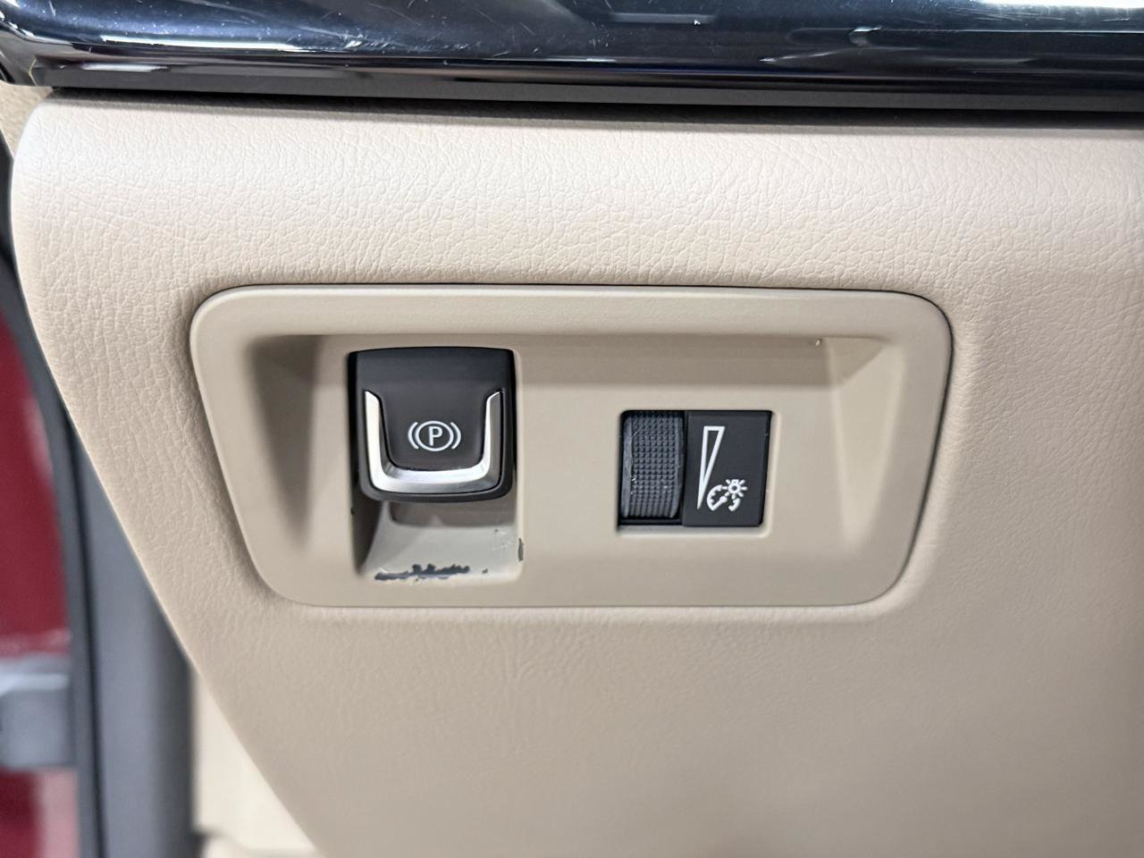Used 2016 Cadillac ELR FWD image 36