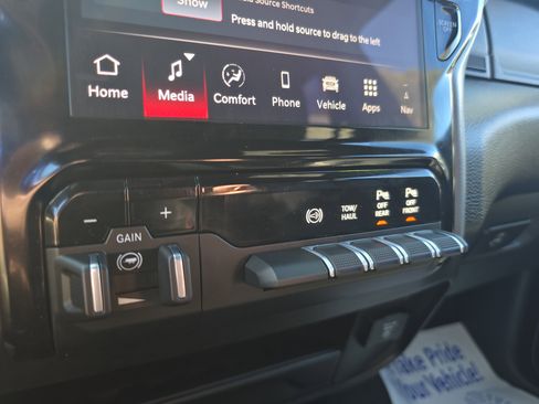 Used 2026 RAM 2500 Laramie AWD/4WD image 30