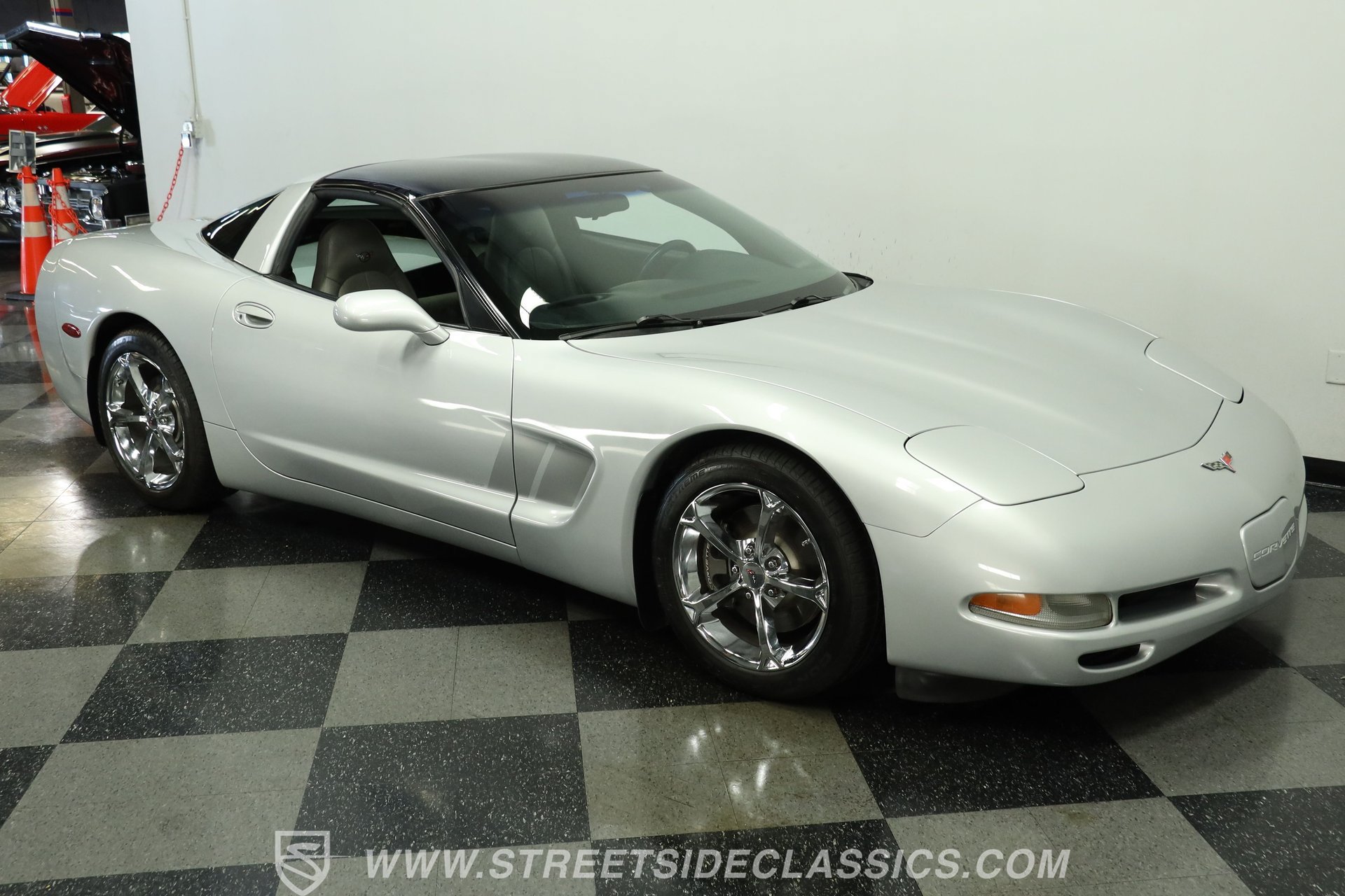 Used 1998 Chevrolet Corvette Coupe w/ Roof Pkg RWD image 13