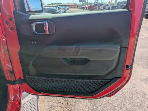 Used 2023 Jeep Gladiator Overland AWD/4WD image 30