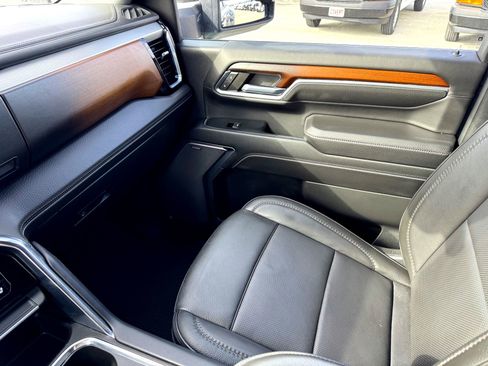 Used 2024 GMC Sierra 3500 Denali w/ Denali Reserve Package image 35