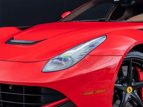 Used 2014 Ferrari F12 Berlinetta image 17