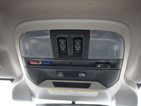 Used 2022 Subaru Crosstrek 2.5i Sport w/ Moonroof Package image 31