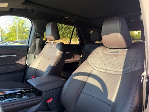 Used 2025 Ford Explorer Platinum w/ Ultimate Package RWD image 10