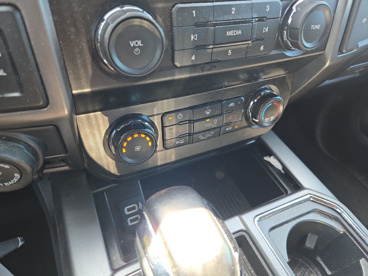 Used 2020 Ford F150 XLT w/ Equipment Group 302A Luxury AWD/4WD image 13