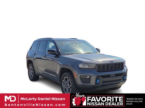 Used 2022 Jeep Grand Cherokee Trailhawk image 1