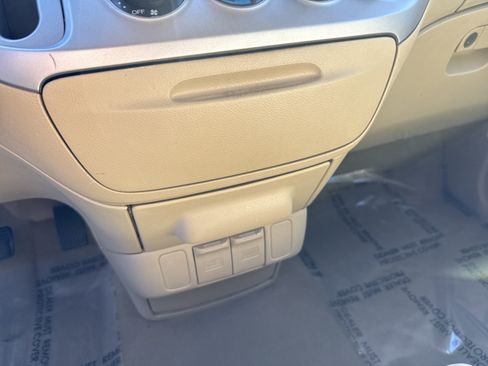Used 2010 Honda Odyssey LX image 25