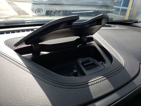 Used 2019 Jeep Cherokee Latitude Plus w/ Cold Weather Group image 23