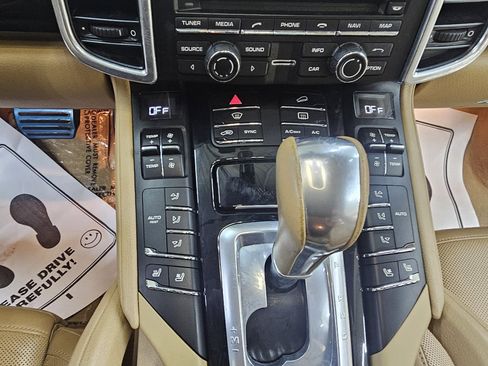 Used 2014 Porsche Cayenne S w/ Comfort Plus Package image 33