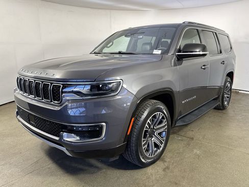 Used 2024 Jeep Wagoneer Series II w/ Flexible Seating Group image 24