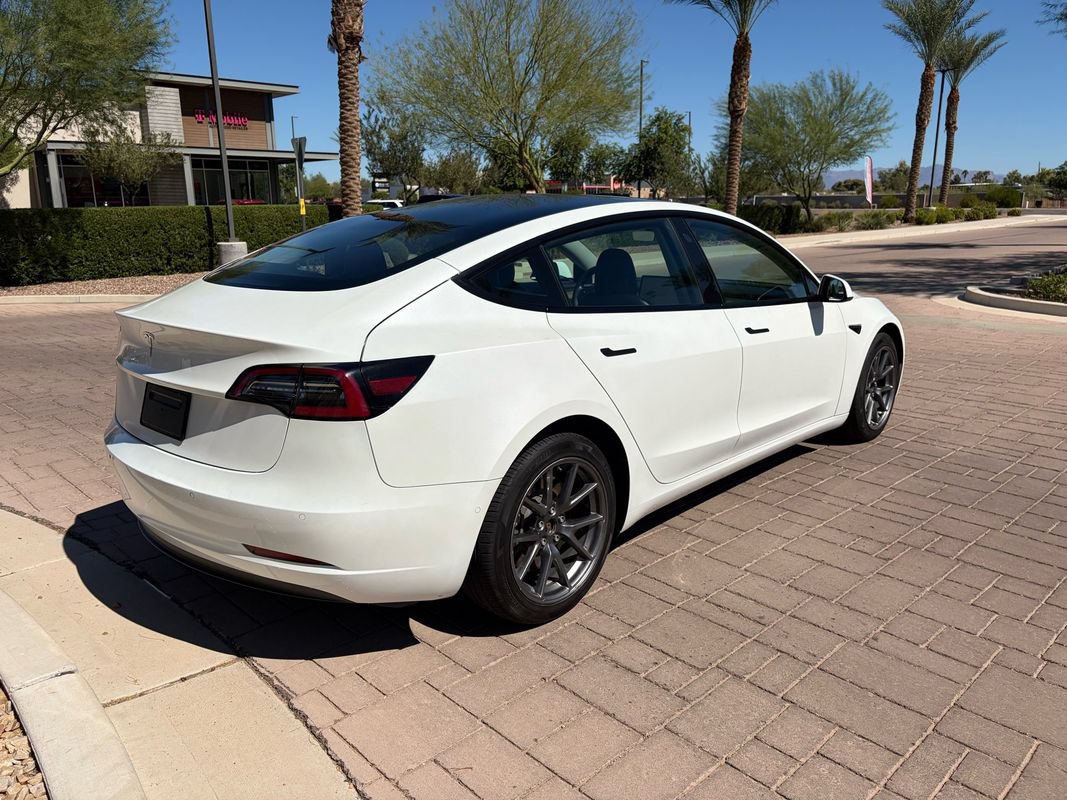 Used 2022 Tesla Model 3 RWD image 3