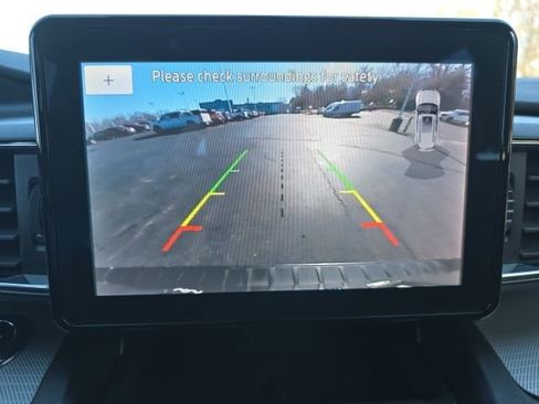 Used 2020 Ford Explorer XLT w/ Equipment Group 202A AWD/4WD image 19