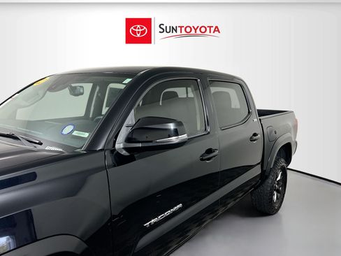 Used 2022 Toyota Tacoma SR5 w/ Technology Package RWD image 12